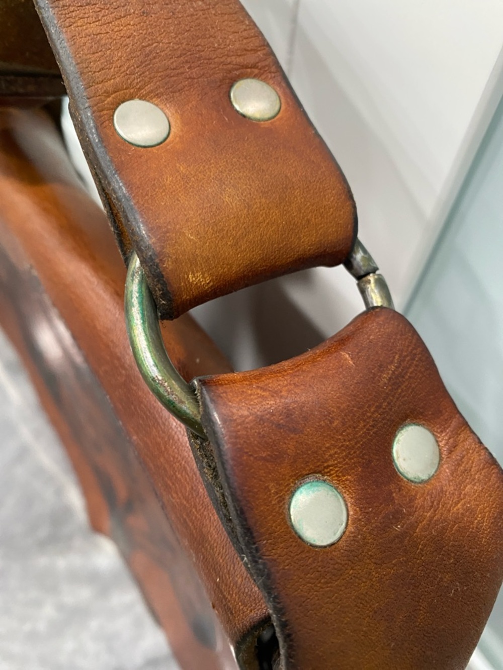Handcrafted Brown Leather Crossbody Bag - Vintage - Picture 13 of 16